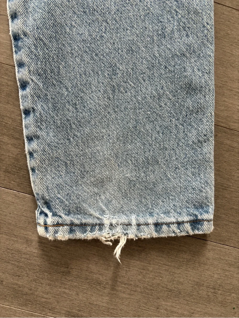 Vintage Tommy Hilfiger High-Rise Light Blue Denim Jeans - Picture 5 of 15